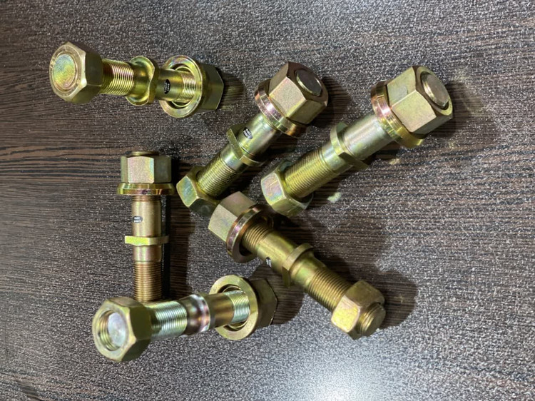 پیچ چرخ عقب کامیونت فورس